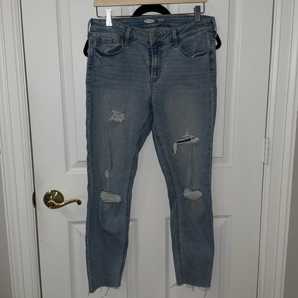 Rockstar, super skinny ankle mid rise, light distressed Jean, Old Navy, size 8